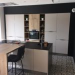 Mange debout déco bois cuisine caudan